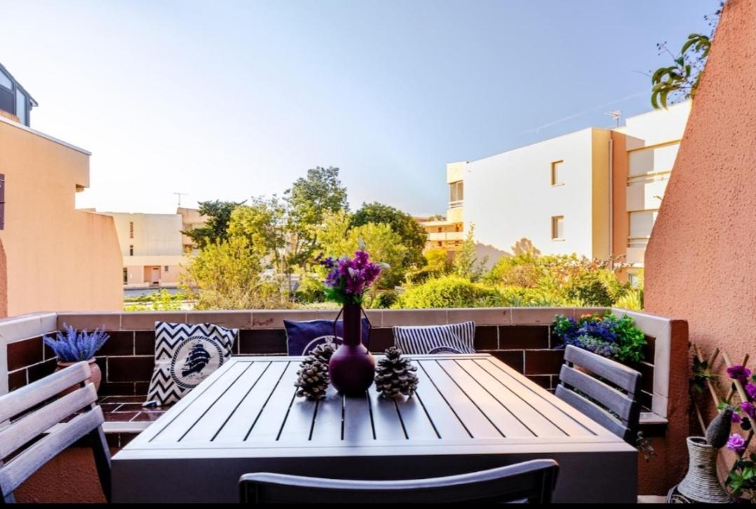 Appartement " Le Grand Bleu " A 3 Min De La Plage 라론드레모레 외부 사진
